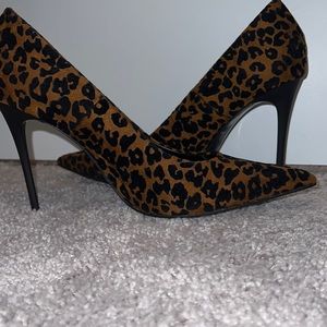 Zara Basics Pumps